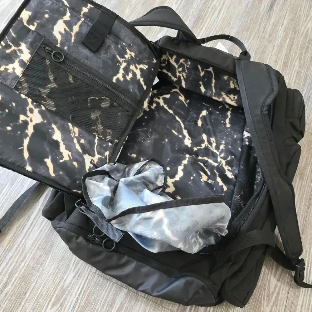 UA Under Armour Project Rock Duffle Backpack Bag Black Gold Gym New 1376459-002